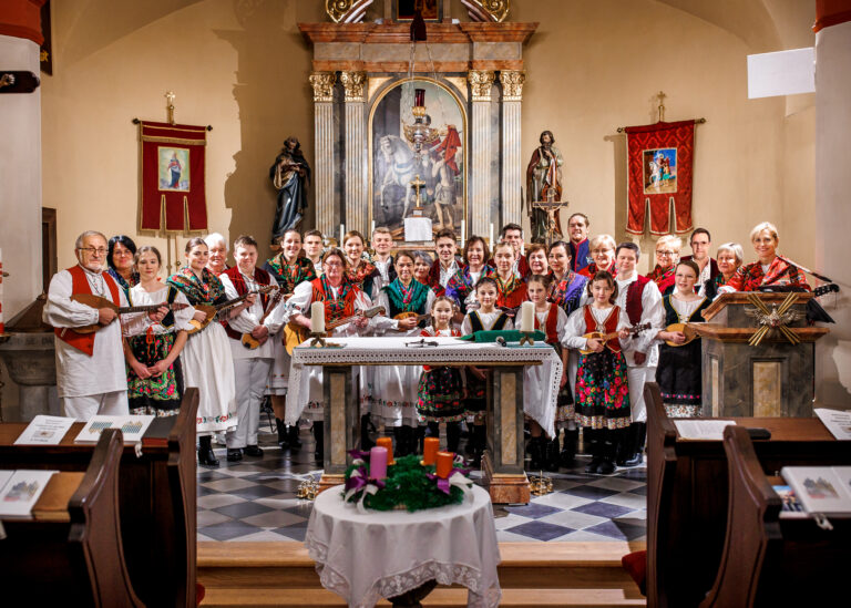 Folkloregruppe-Stalnost-4